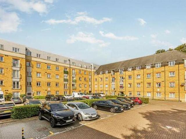 House for sale in Isleworth, Greater London