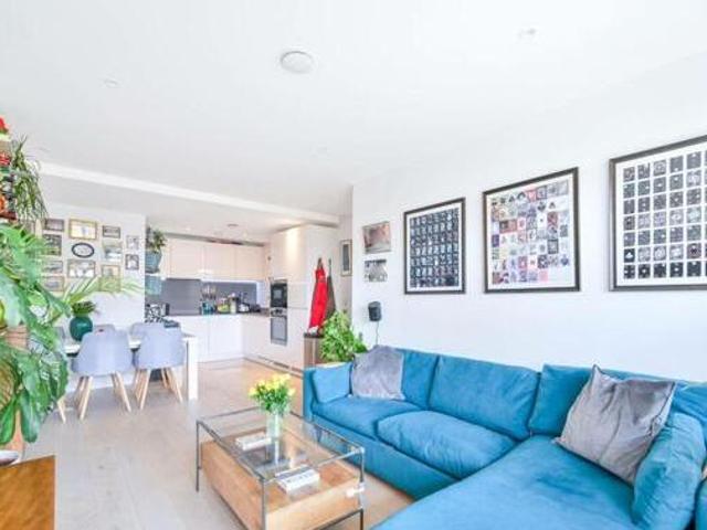 House for sale in Isleworth, Greater London