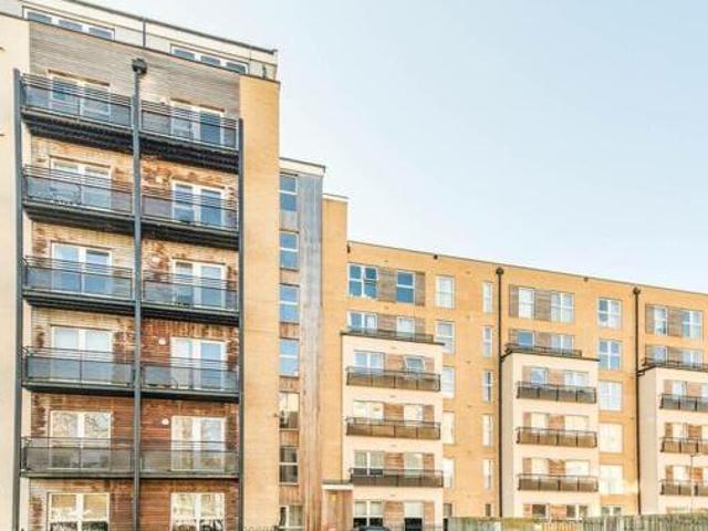 House for sale in Isleworth, Greater London