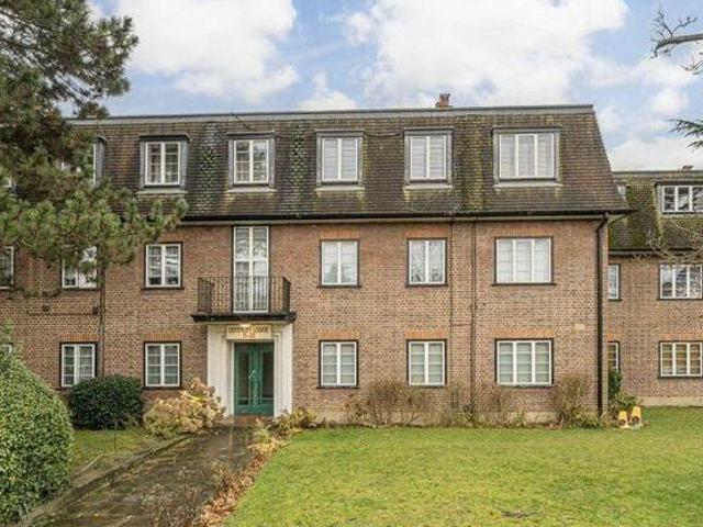 House for sale in Isleworth, Greater London