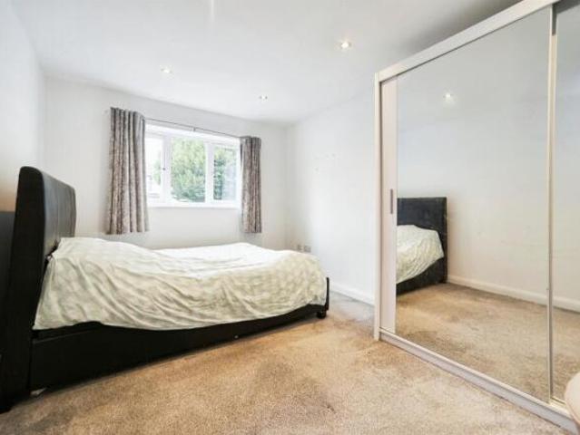 Flat for sale in West Yorkshire