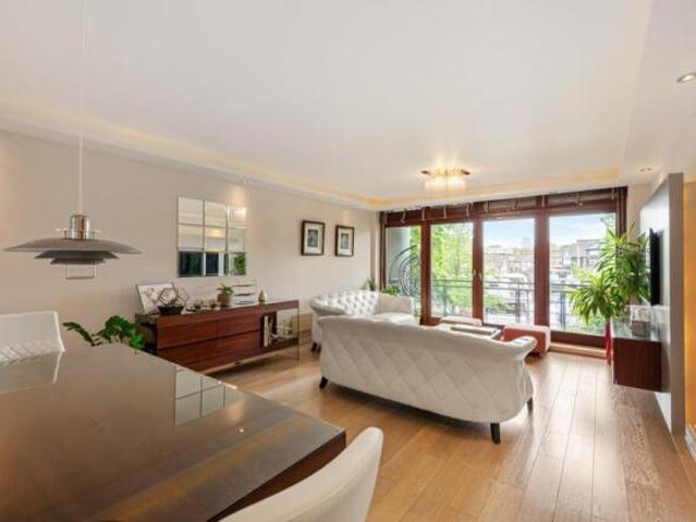 Flat for sale in Cat Hill