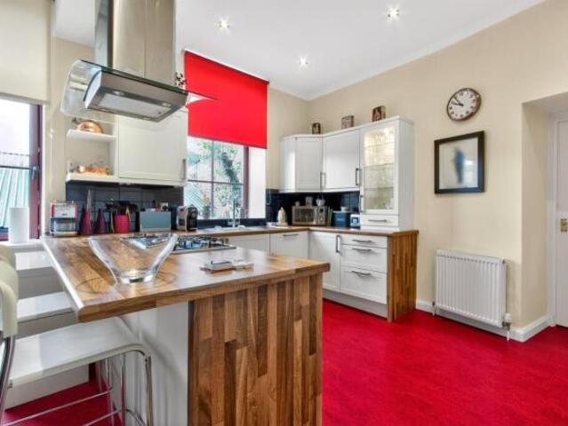 Flat for sale in Bridgeton, Scotland