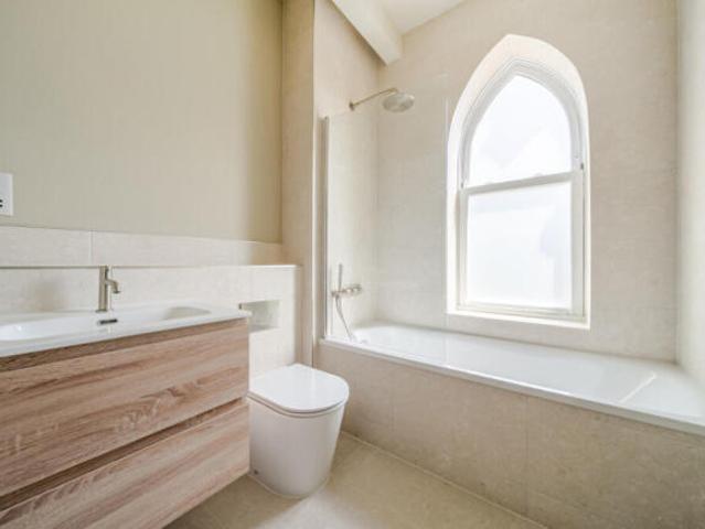 Flat for sale in Hampshire