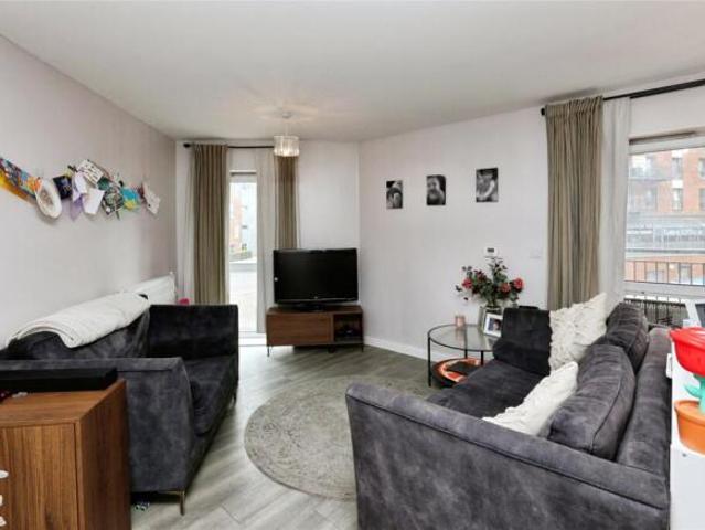 Flat for sale in Barton Stacey, Hampshire