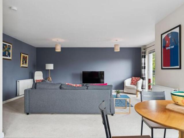 Flat for sale in Kelvindale, Scotland