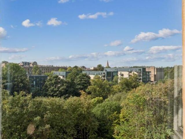Flat for sale in Hillhead, Scotland