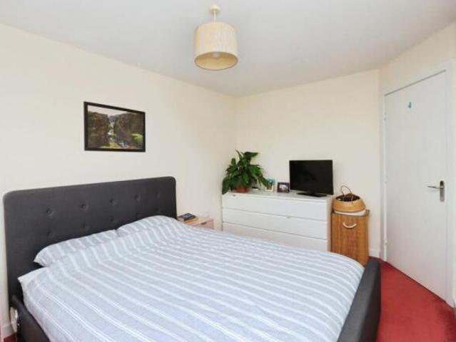 Flat for sale in Norfolk Park, South Yorkshire