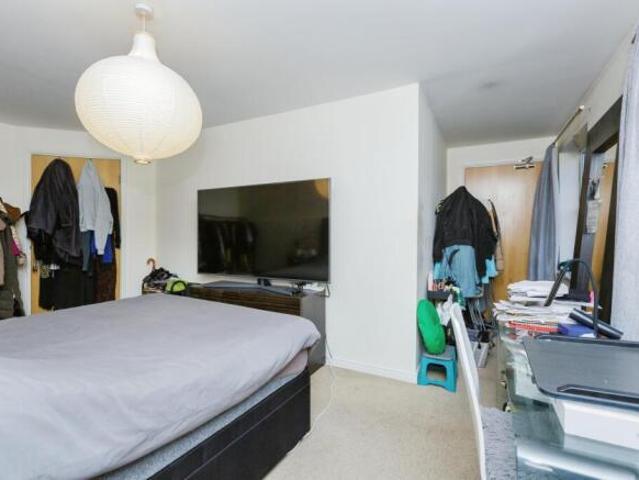 Flat for sale in Pinfold, Leicestershire