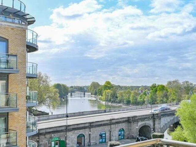 House for sale in Brentford End, Greater London
