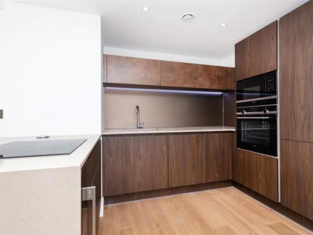 Flat for sale in South Lambeth, Greater London
