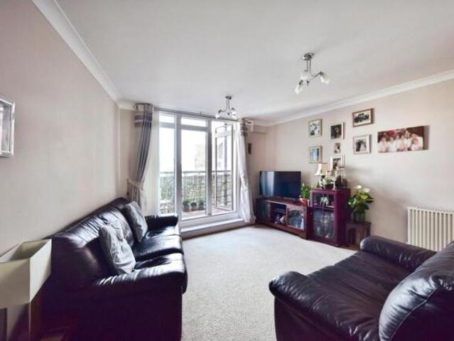 Flat for sale in Lockmeadow, Maidstone