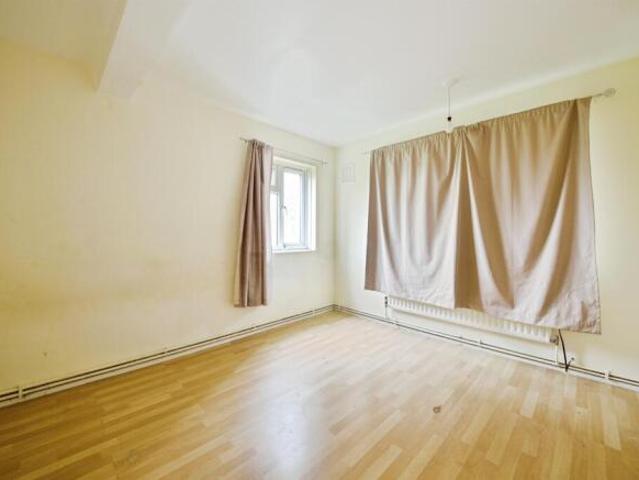 Flat for sale in Wembley, Greater London