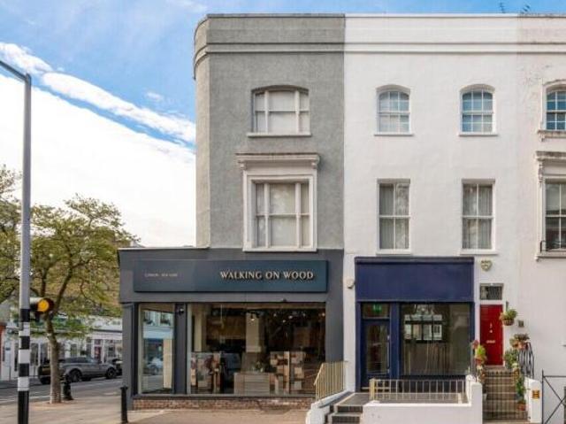 Flat for sale in Chingford, Greater London