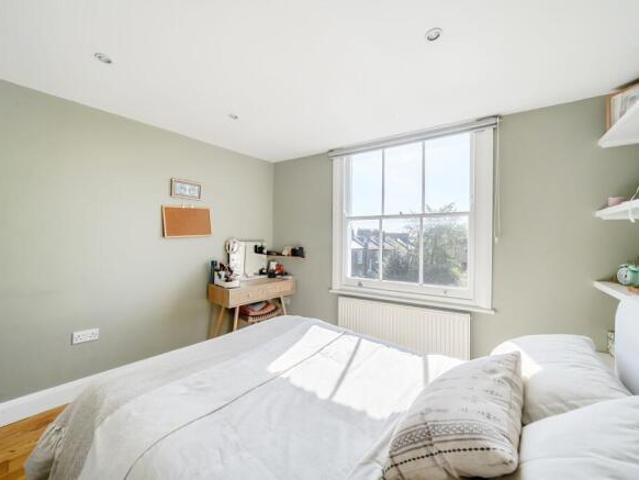 Flat for sale in Cat Hill