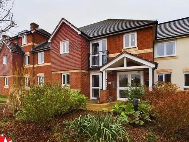 House for sale in Wotton, Gloucester