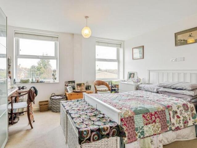 Flat for sale in Northampton, West Northamptonshire
