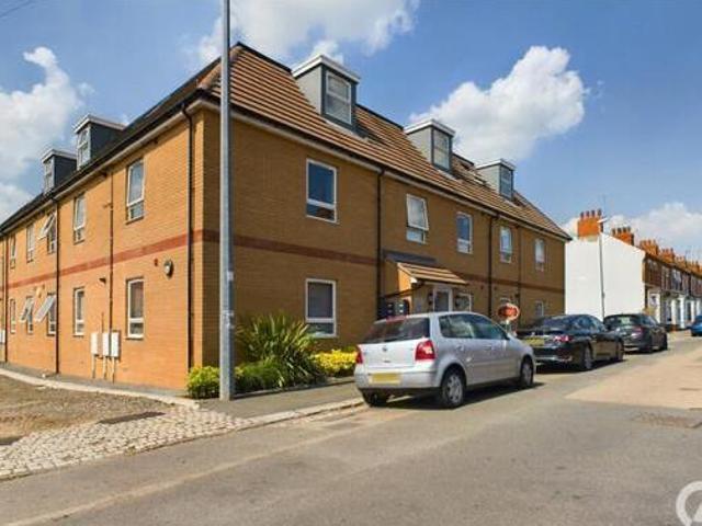 House for sale in Northampton, Northamptonshire