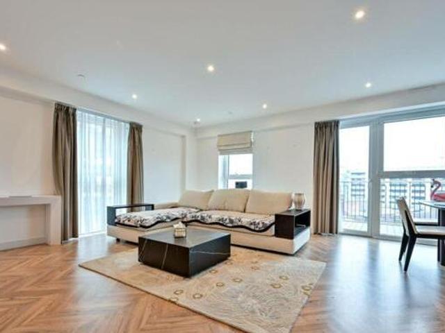 House for sale in Kingston Upon Thames, Greater London