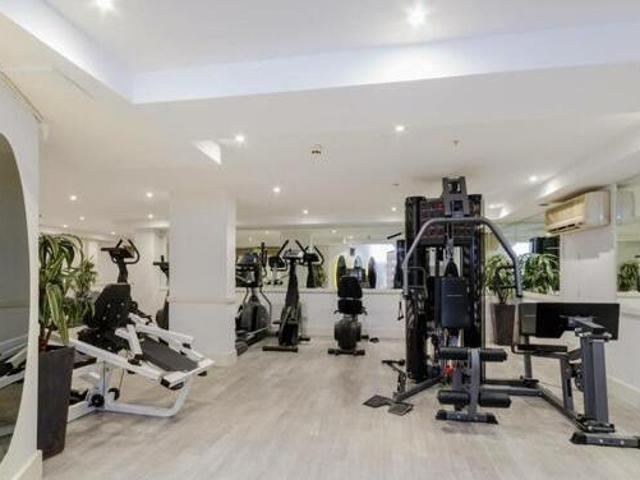 House for sale in Kingston Upon Thames, Greater London