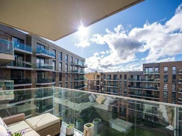 House for sale in Kingston Upon Thames, Greater London