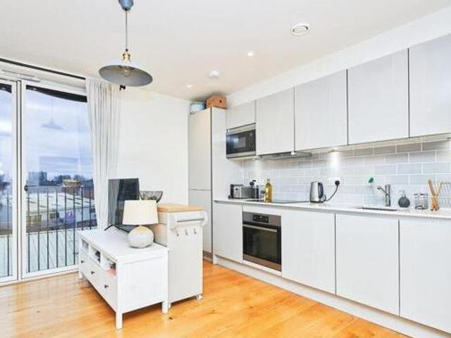 House for sale in Kingston Upon Thames, Greater London