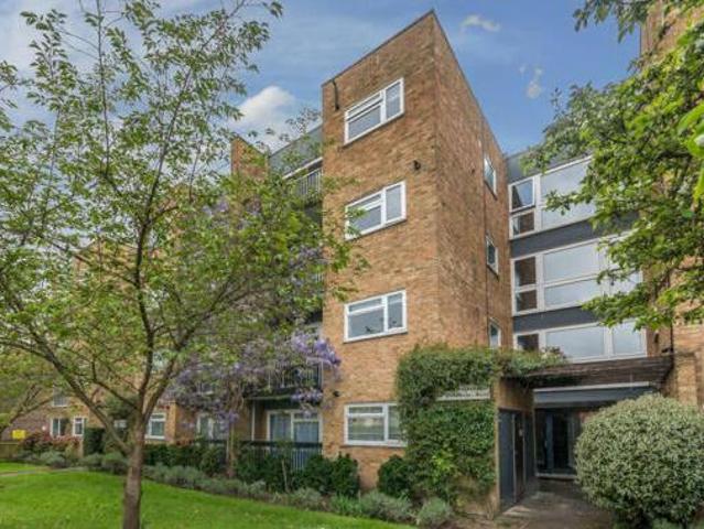 House for sale in Kingston Upon Thames, Greater London