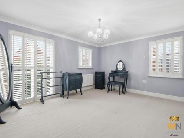 Apartment for sale in Clements Park, Navestock Side
