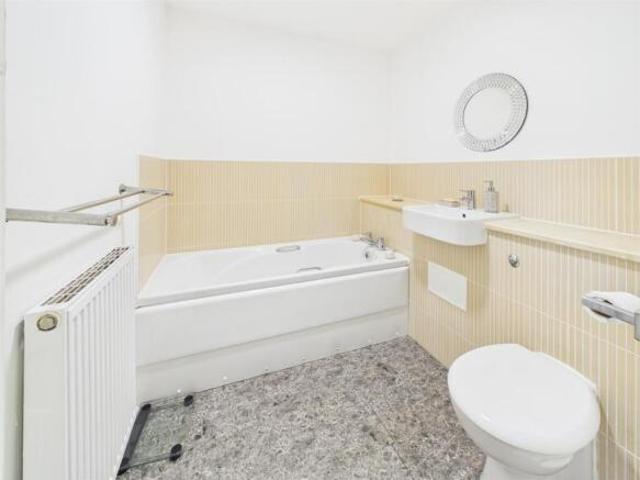 Flat for sale in Garscadden, Scotland