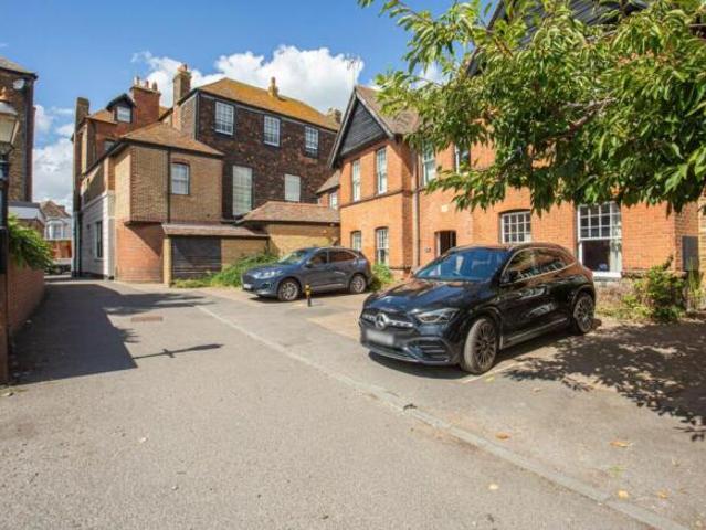 Flat for sale in Whitstable, Kent