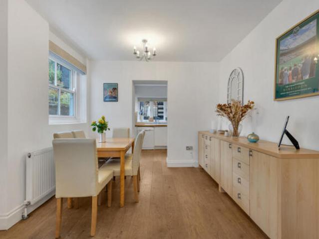 Flat for sale in Kentish Town, Greater London