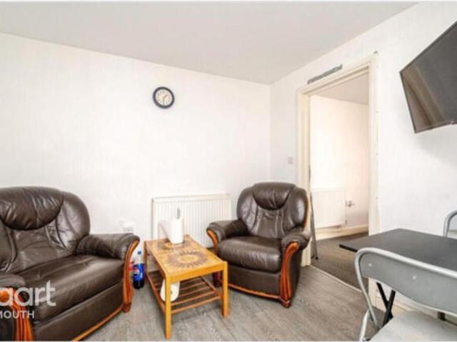 Flat for sale in Lipson, Plymouth