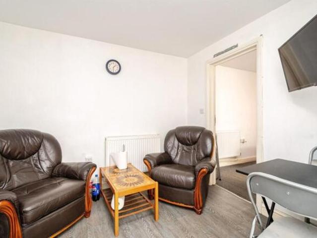 Flat for sale in Lipson, Mount Wise