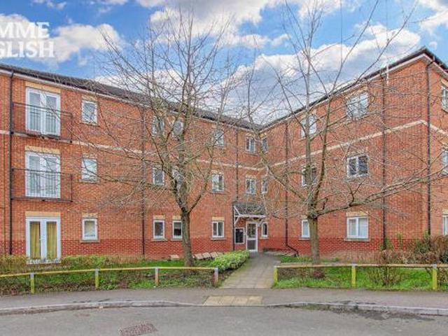 House for sale in Laindon, Essex