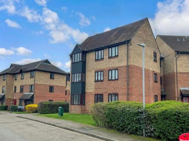 House for sale in Laindon, Essex