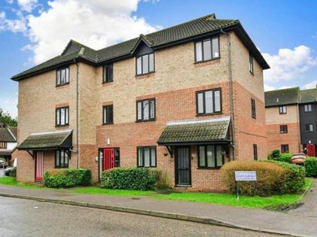 House for sale in Laindon, Essex