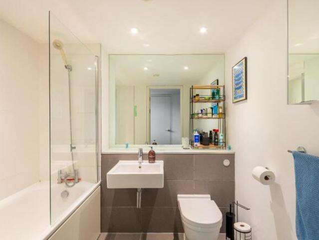 Flat for sale in Feckenham, City Of Bristol