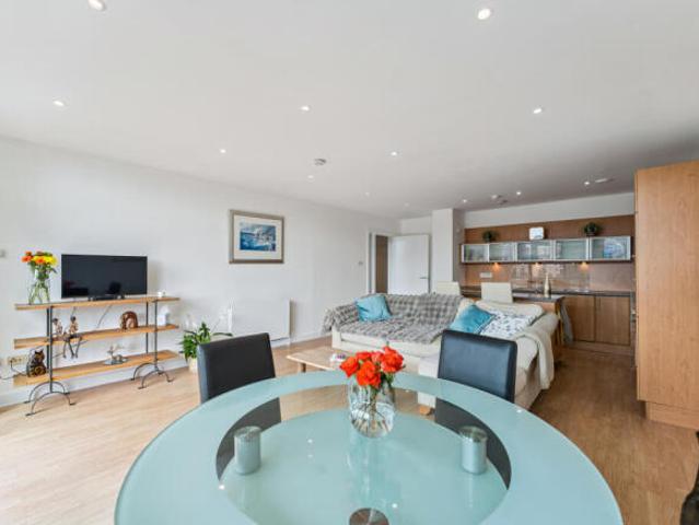 Flat for sale in Finnieston, Glasgow