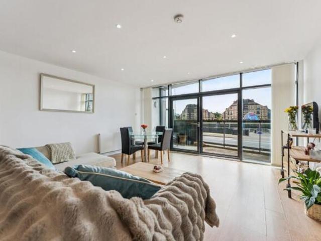 Flat for sale in Finnieston, Scotland