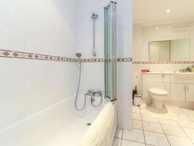 Flat for sale in Watford, Hertfordshire