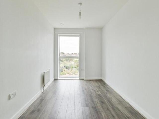 Flat for sale in Erith, Greater London