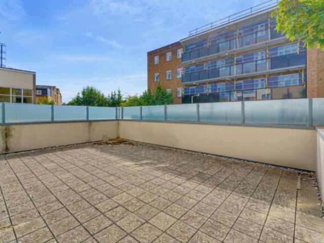 Flat for sale in Cat Hill, England
