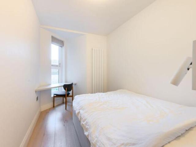 Flat for sale in Cat Hill