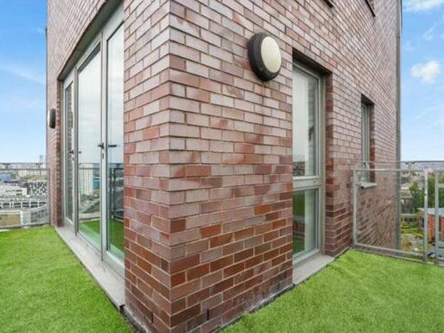 House for sale in Richmond Hill, West Yorkshire