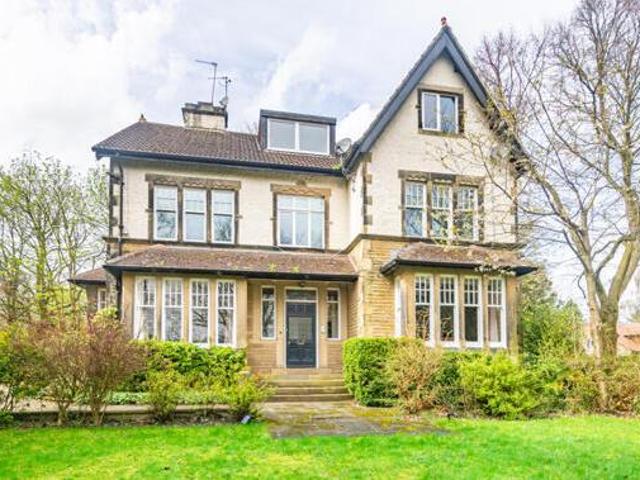 House for sale in Oakwood, West Yorkshire