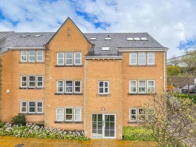 House for sale in Henshaw, Yeadon