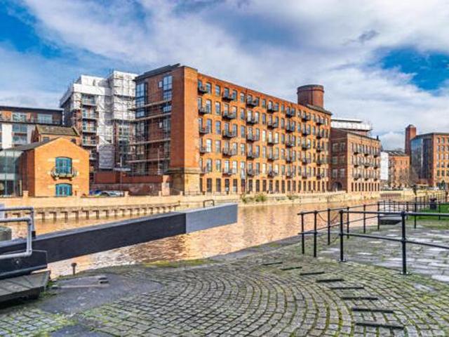 House for sale in Richmond Hill, West Yorkshire