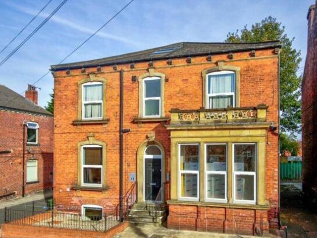 House for sale in Armley, West Yorkshire