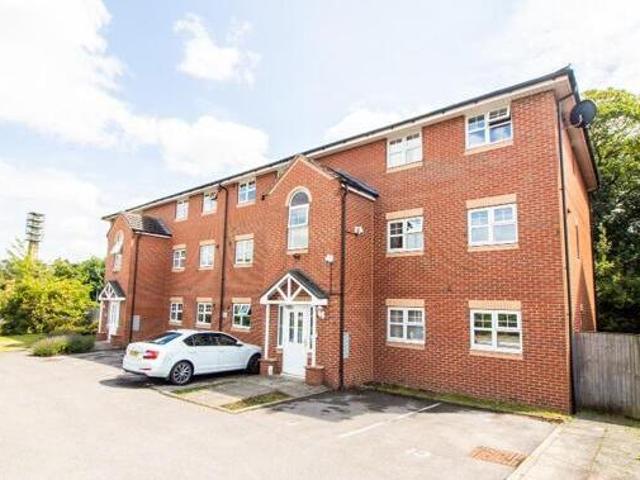 House for sale in Farnley, West Yorkshire