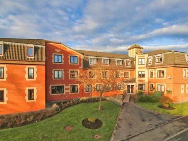 House for sale in Farsley, West Yorkshire